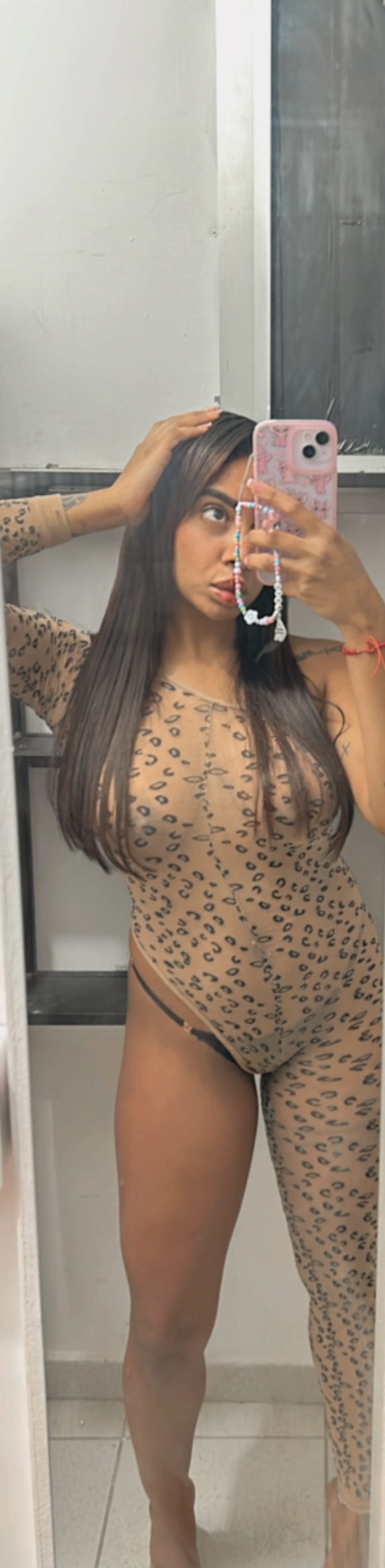 Traviesa y linda