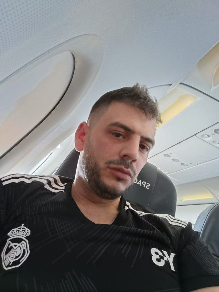 CHICO RECIÉN LLEGADO A LA ISLA, 34 AÑOS. 30 M/60€