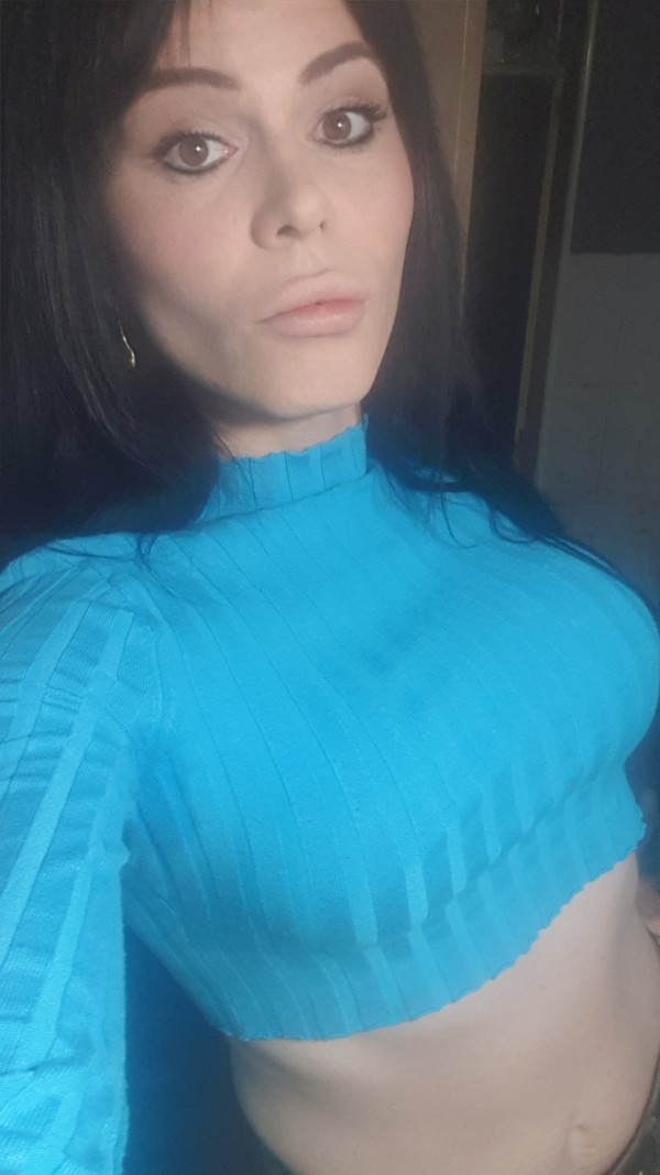 Transexual  muy completa casa propia