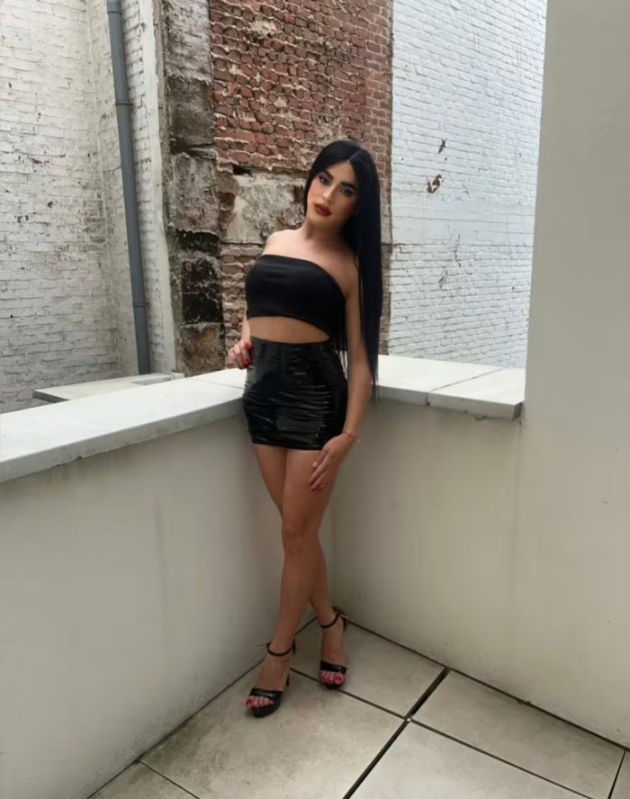 Travesti cachonda, pocos dias en Barcelona