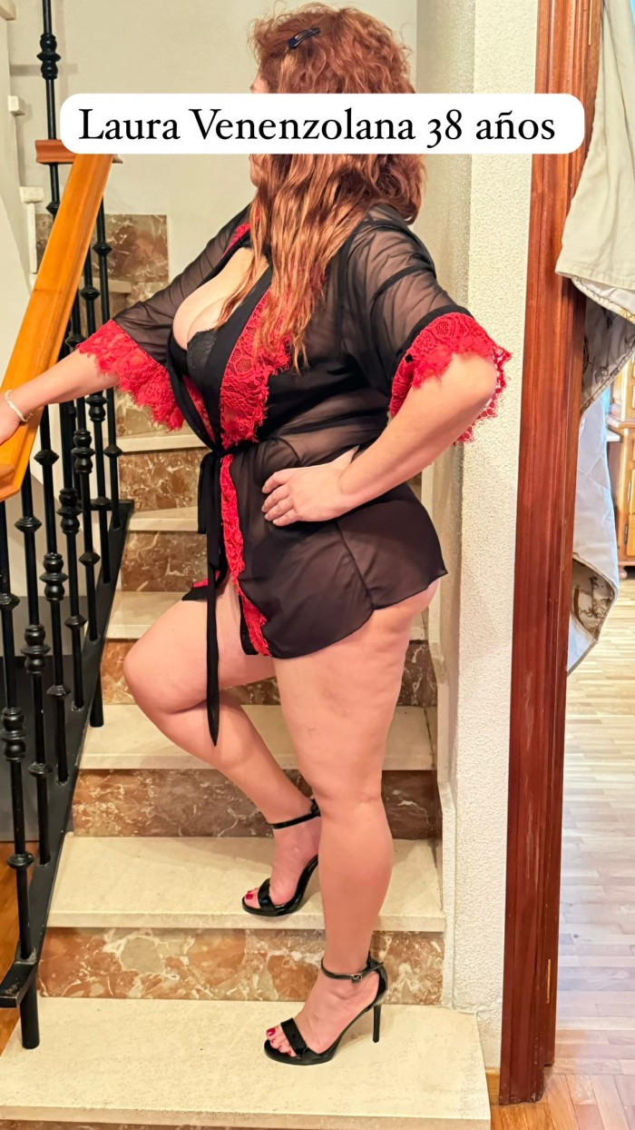 Laura colombiana cachonda chichona  disponible