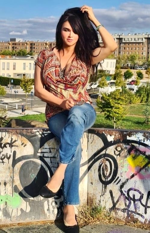 Travesti perla miembro de caballo