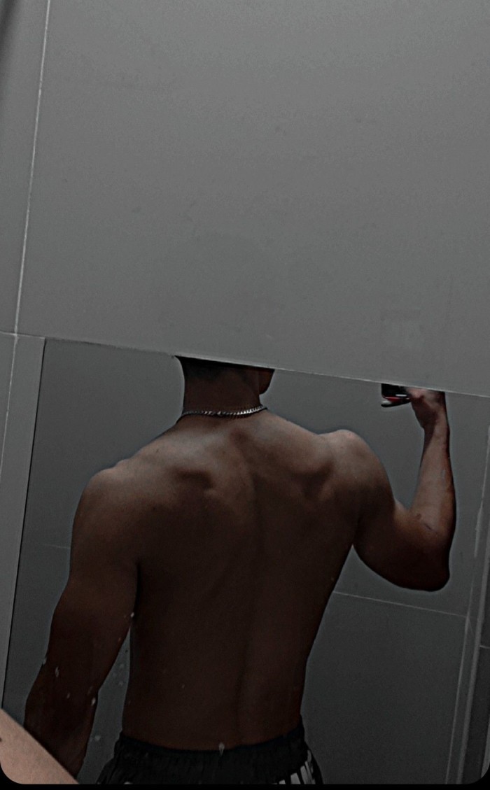 3 gigoló de lujo , solo mujeres