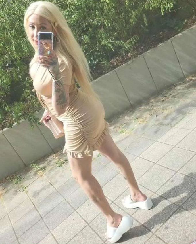 TRANS RUBIA SEDUCTORA DISPUESTA A COMPLACERTE