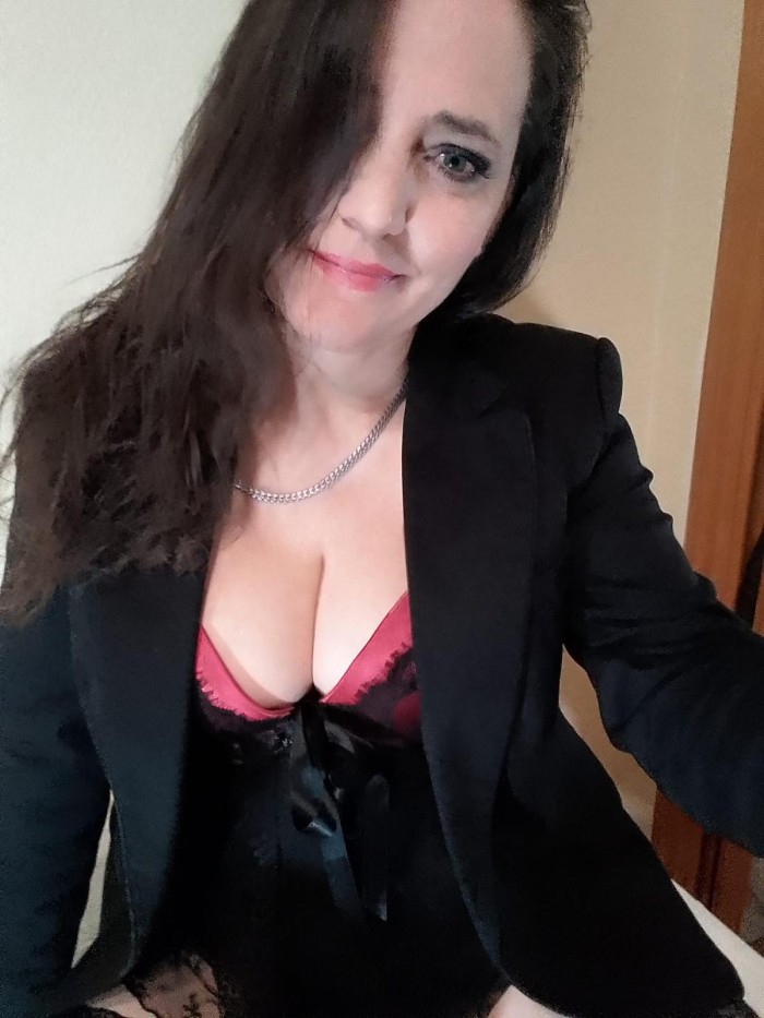 HOY ESTOY CALIENTE…FOLLAME PURO VICIO,  FIESTA