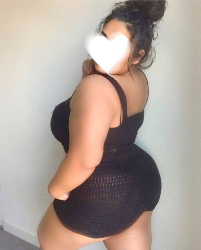 ENCANTADORA MASAJISTAPROFESIONAL LATINA PARTICULAR