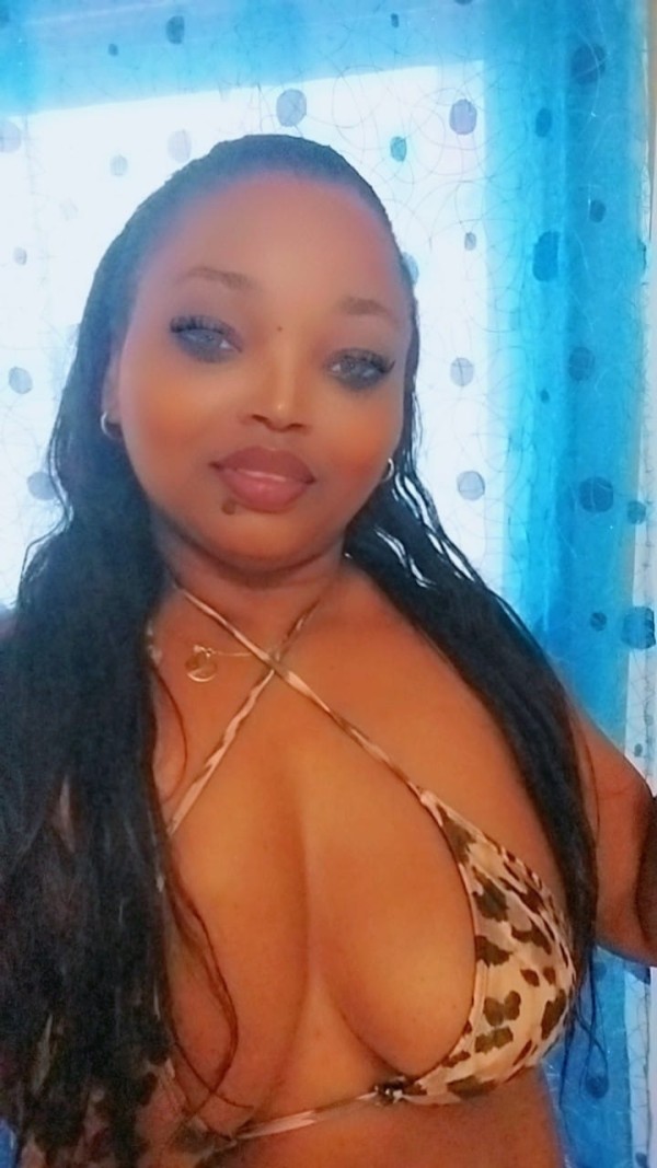 Mulatona culona disponible 24h sexting trío