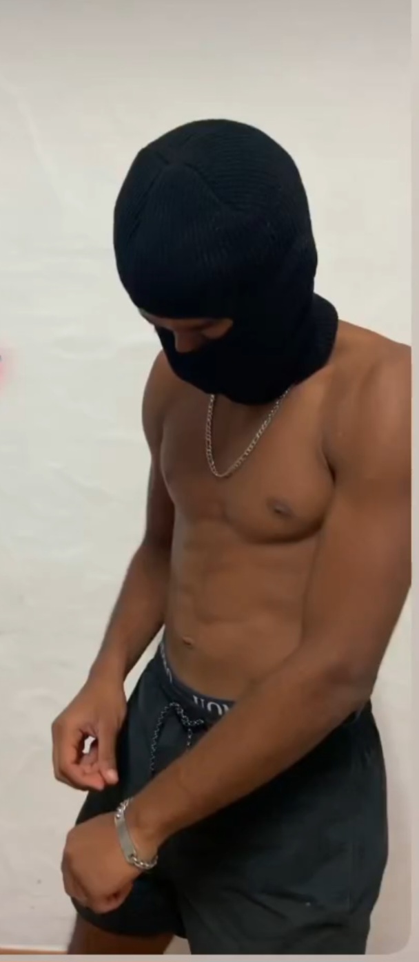 Hola chicas busco chica para una noche que sella d