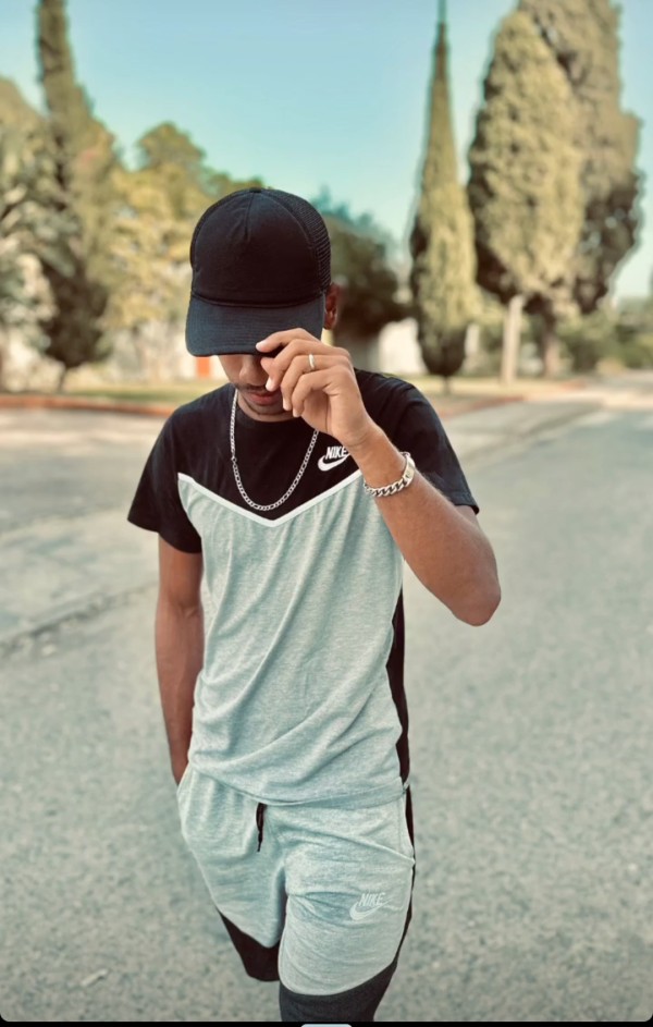 Hola chicas busco chica para una noche que sella d