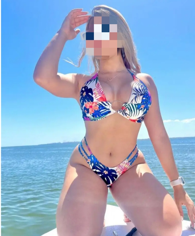 Jovencita independiente irresistible