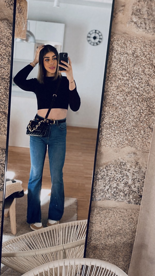 Caliente y cachonda rubia saborosa