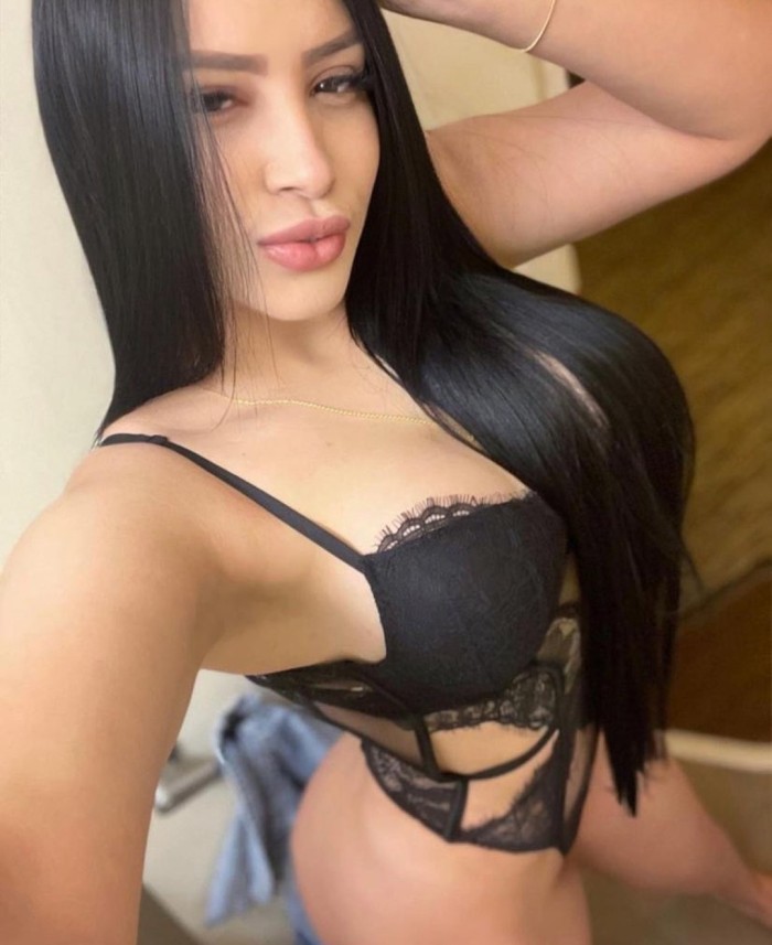 ANDREA CULONA FIESTERA NUEVA EN BARCELONA