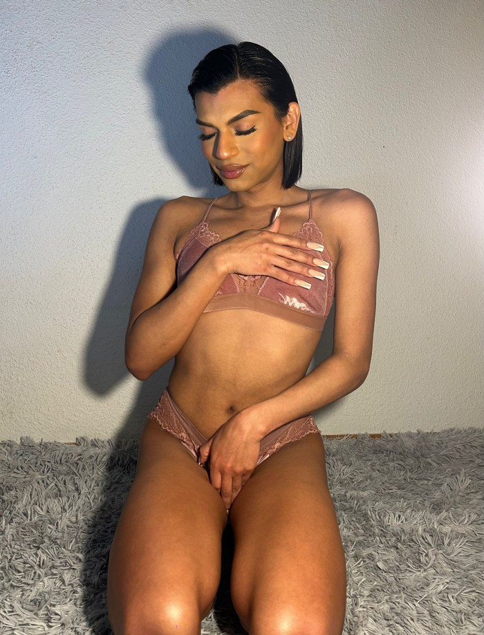 niña trans pasiva