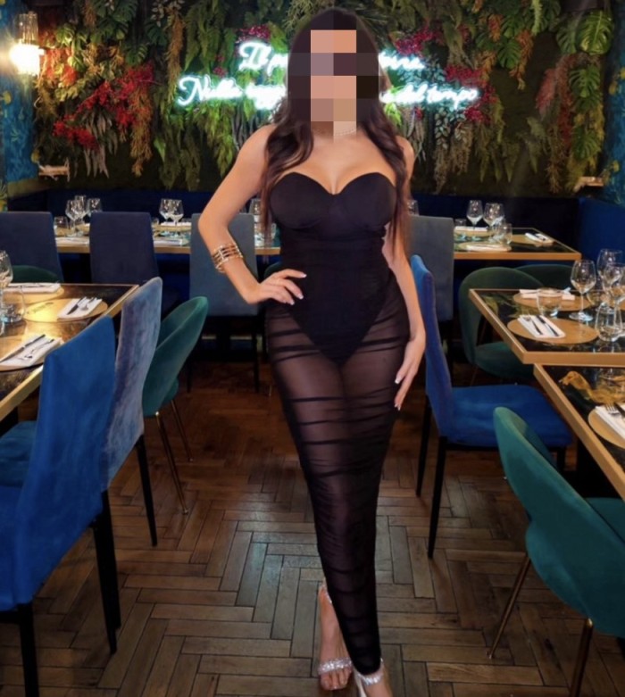 SOY TU FANTASÍA, SEÑORITA LATINA EN GIRONA