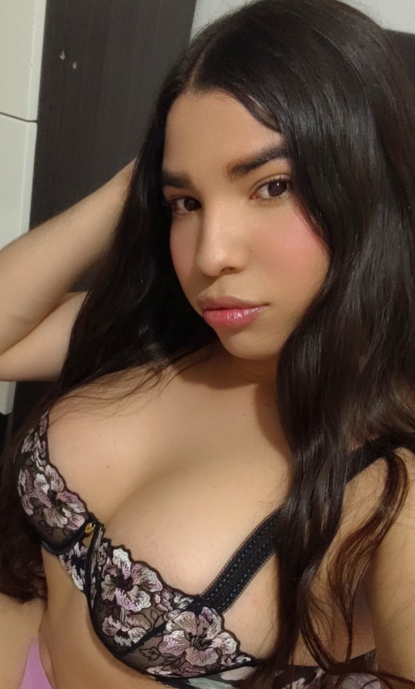 Chica trans colombiana sin límites