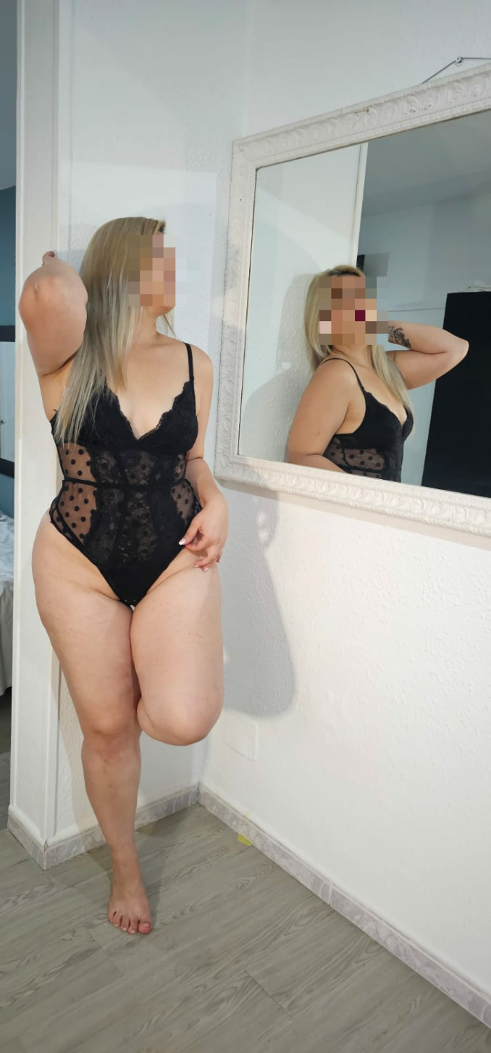 RUBIA TRAVIESA