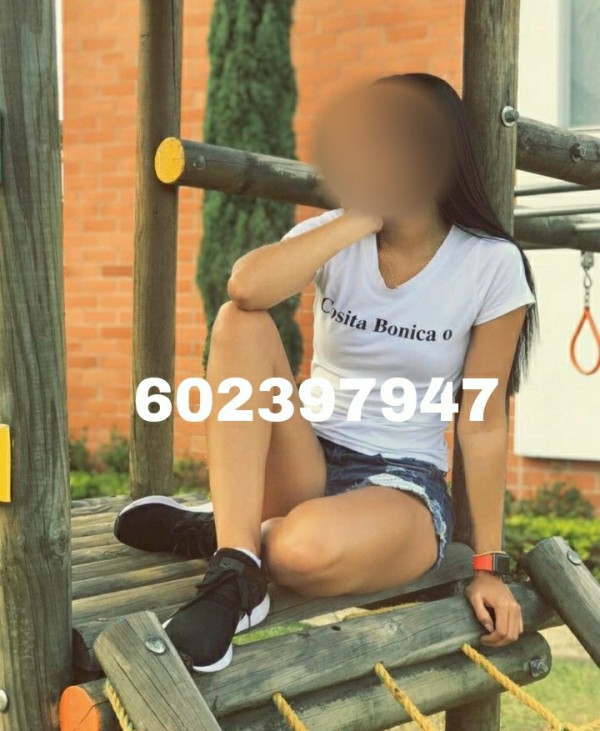 Jovencita estudiante muy cariñosa!