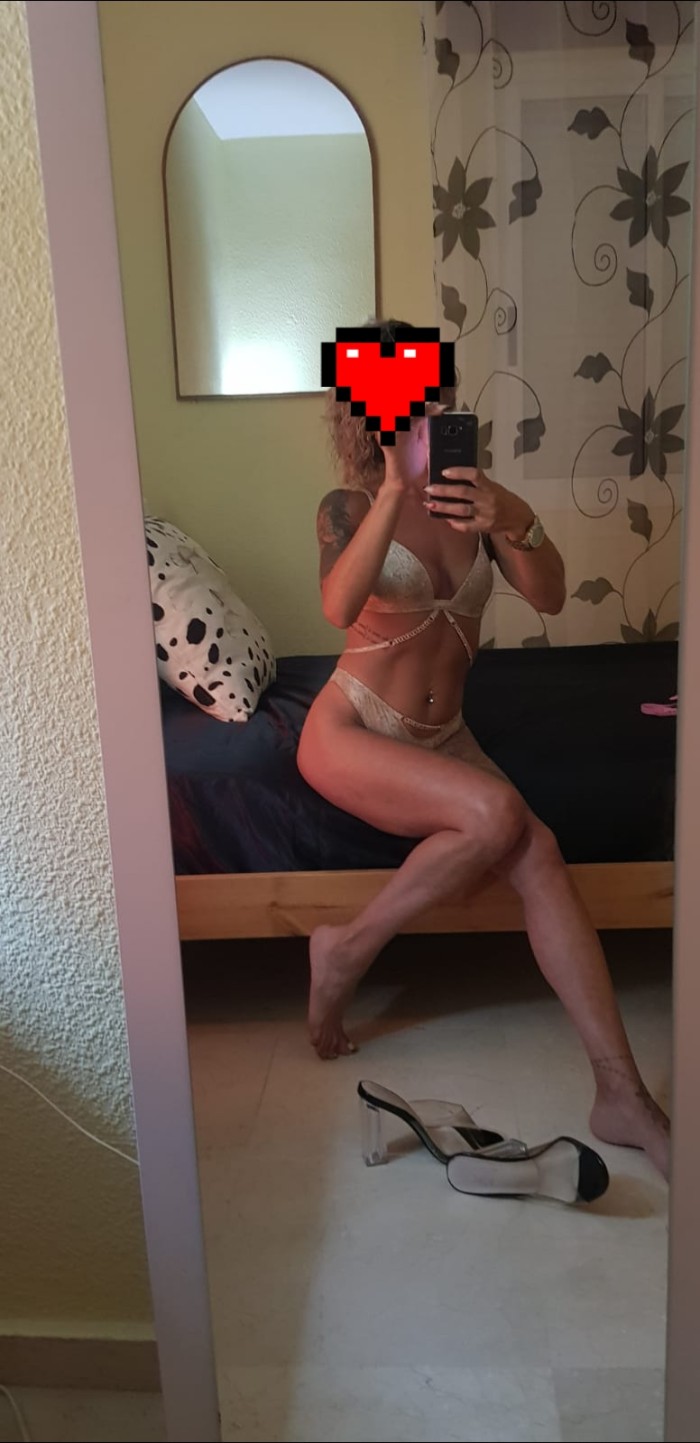 PRECIOSA CHICA SEVILLANA SEVILLA ESTE