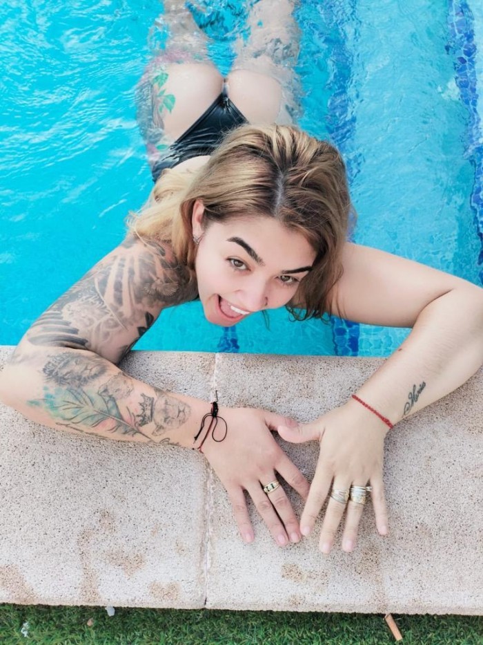 Amiguitas masajistas latinas