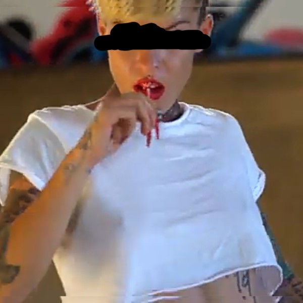 Soy Canaria..estoy d paso en la red…date el lujo