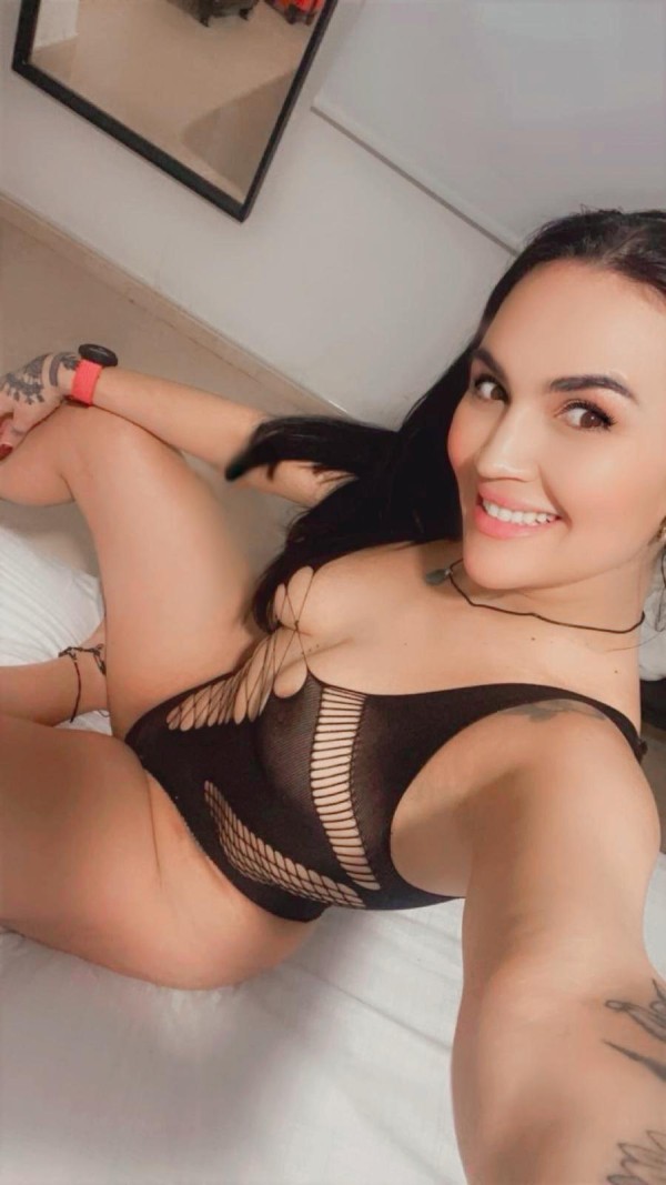 Chica nueva Latina