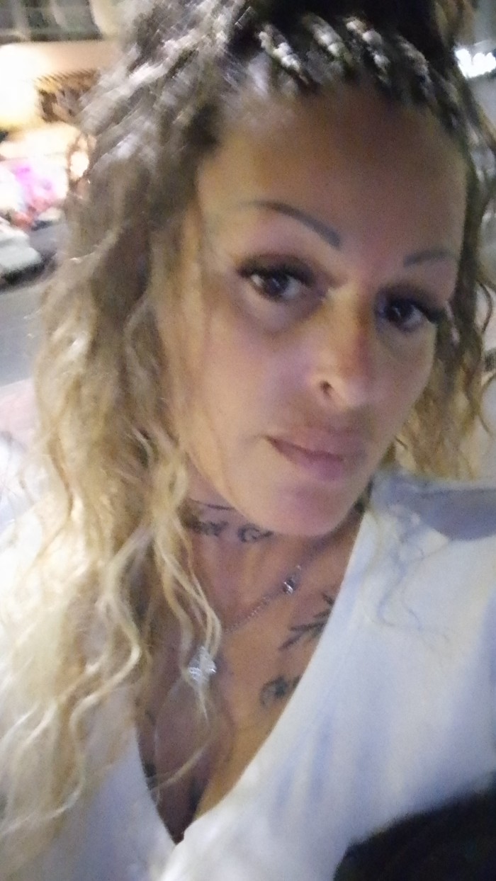 Rubia explosiva (VECINDARIO)