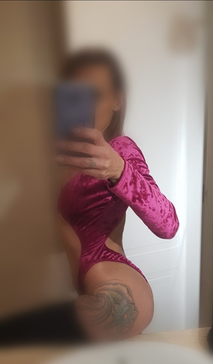 GUAPA Y SEXI SEVILLANA. SEVILLA ESTE. DANIELA SEVI
