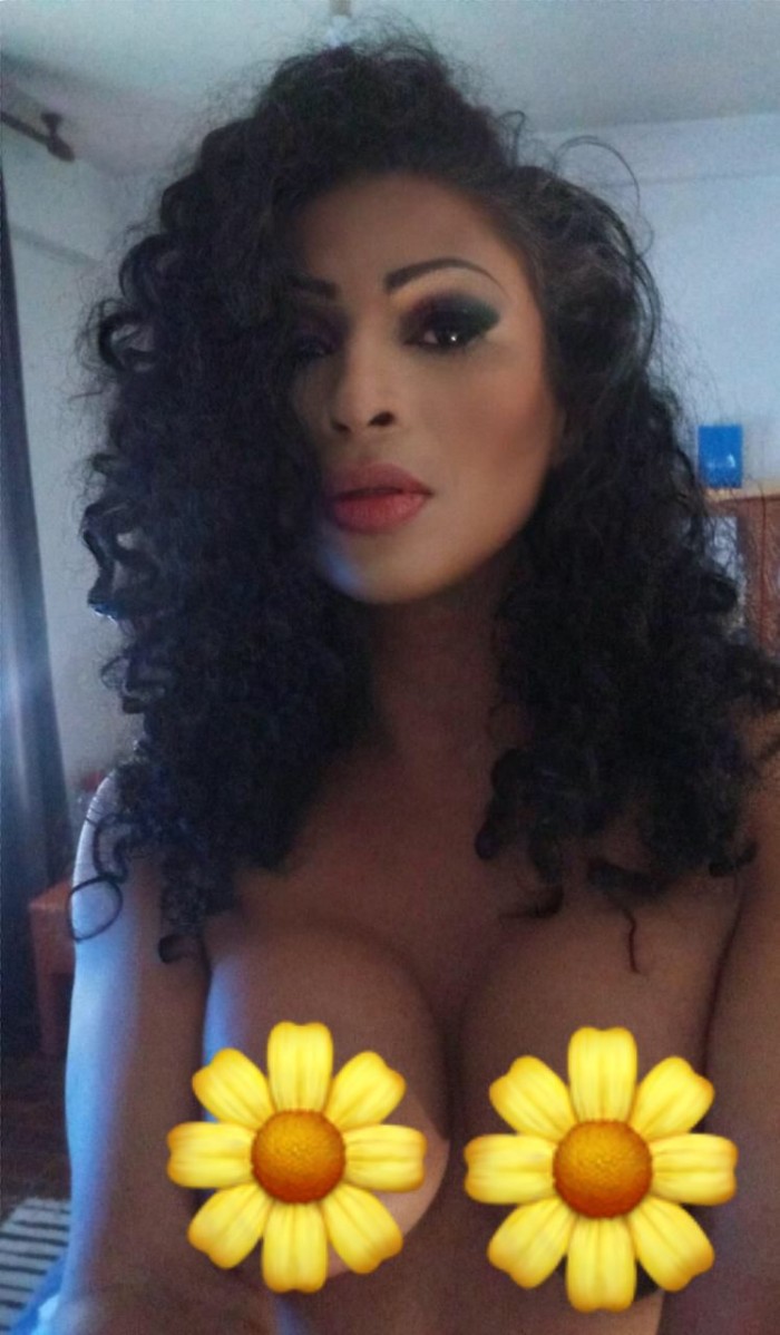 Eva chica trans brasileña MUY guapa