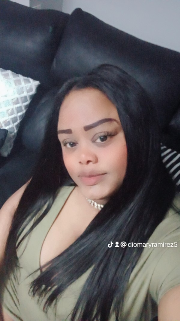 Soy una rica y extrovertida latina recién llegada