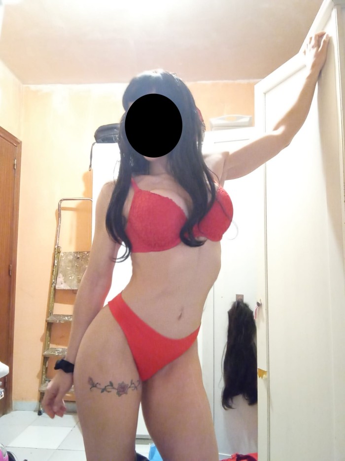 ESPAÑOLA EXUBERANTE COMPLETA E IMPLICADA