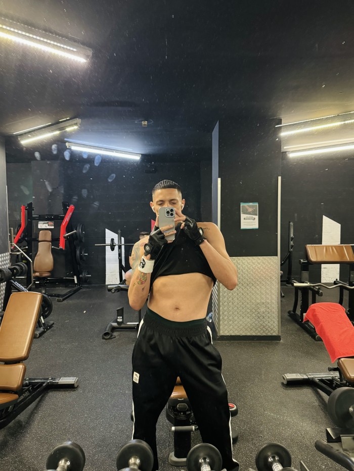 MURCIA CENTRO SOY ALTO MIDO 1,90 DE ESTATURA SOY BIXESUAL, LATINO