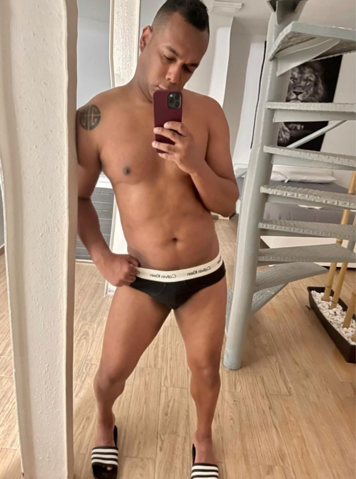 Ricardo Morenazo Brasileño Masajista 24 horas Apartamento Privado
