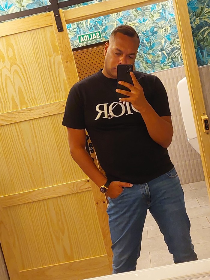 Ricardo Morenazo Brasileño Masajista 24 horas Apartamento Privado