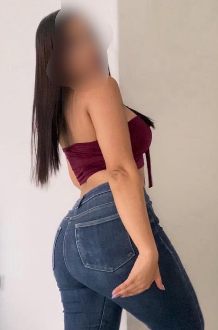 Jovencita 18 añitos Salidas a Sotogrande