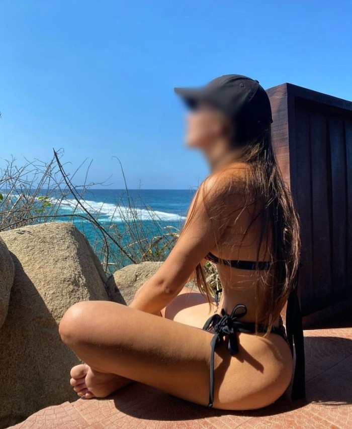 VICKY ESCORT GIRL
