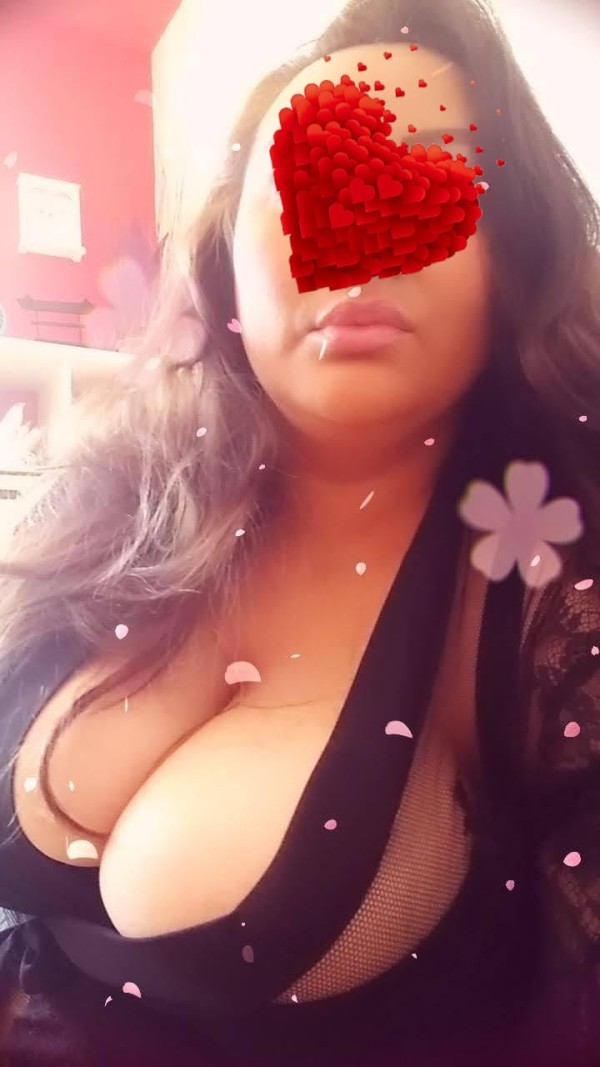 CARIÑOSA TRATO DE NOVIO ENORMES PECHOS EFECTIVO Y BIZUM