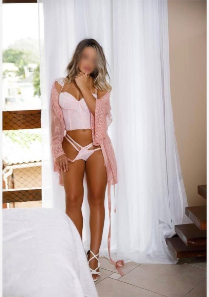 PALMA CHICA RUBIA SEXY