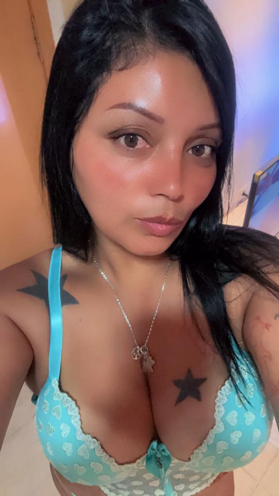 Latina solita en casa 624818135