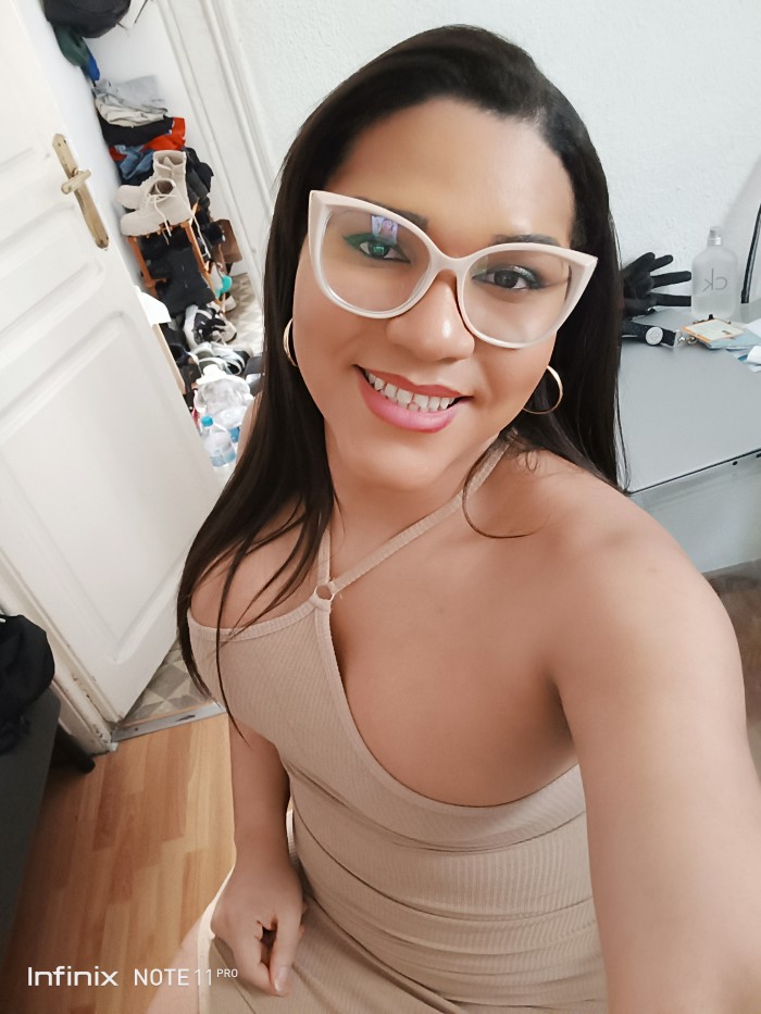 Diosa latina fiesta sexo placer BCN disponible 24h