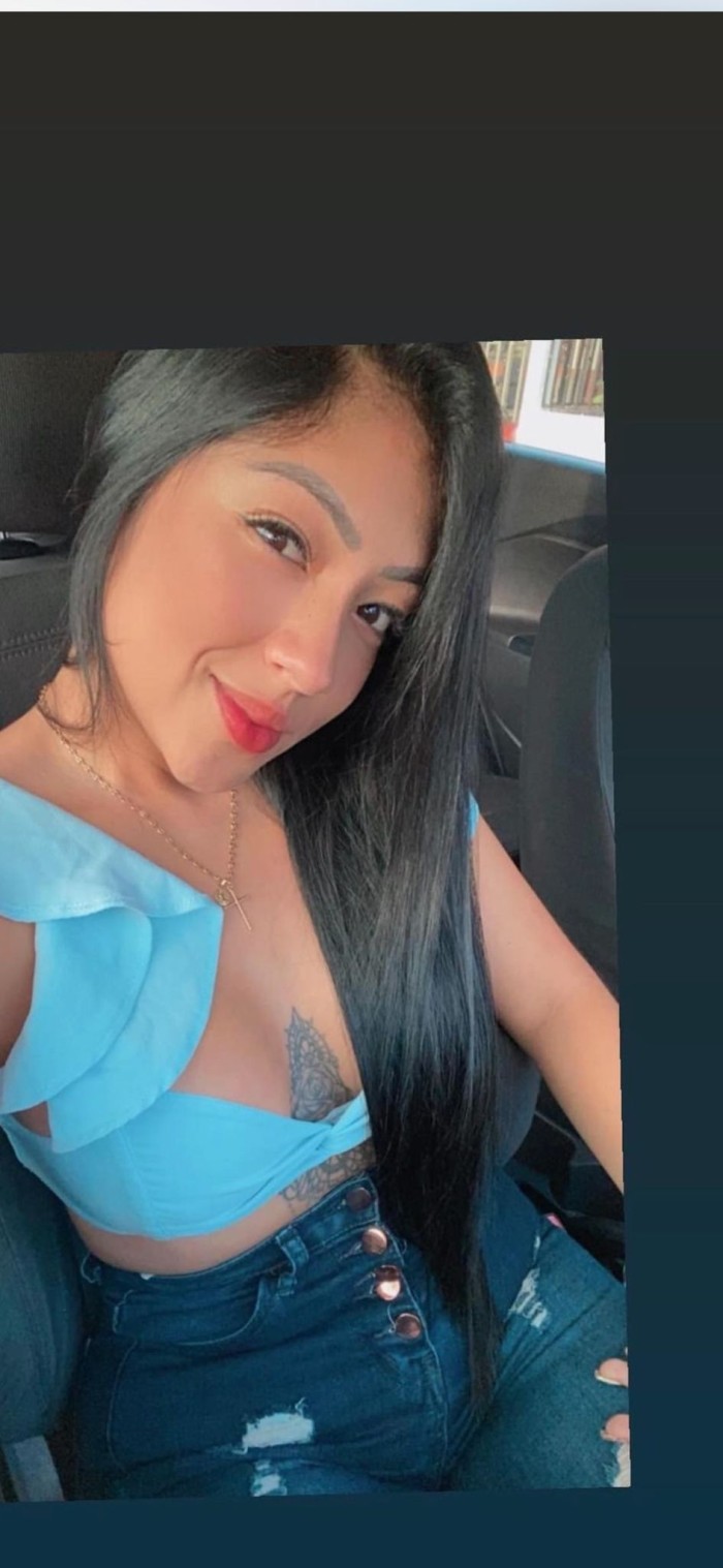 PROVOCATIVA MUJER CON CARITA DE MUÑECA