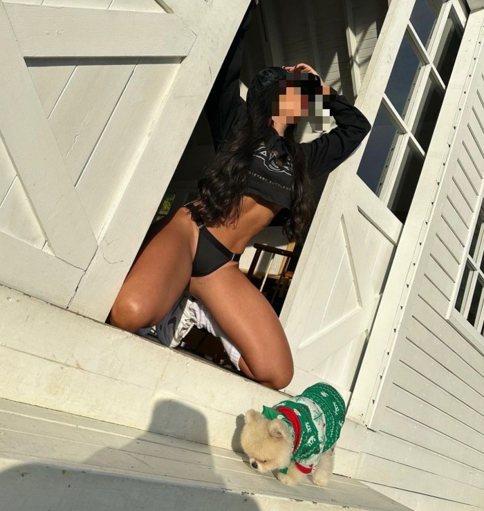 SENSUAL Y GUAPA MORENA