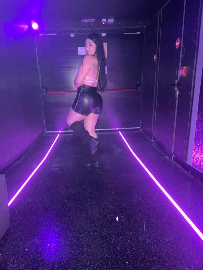 COMPAÑIA  PERFECTA CON MUJER TIERNA