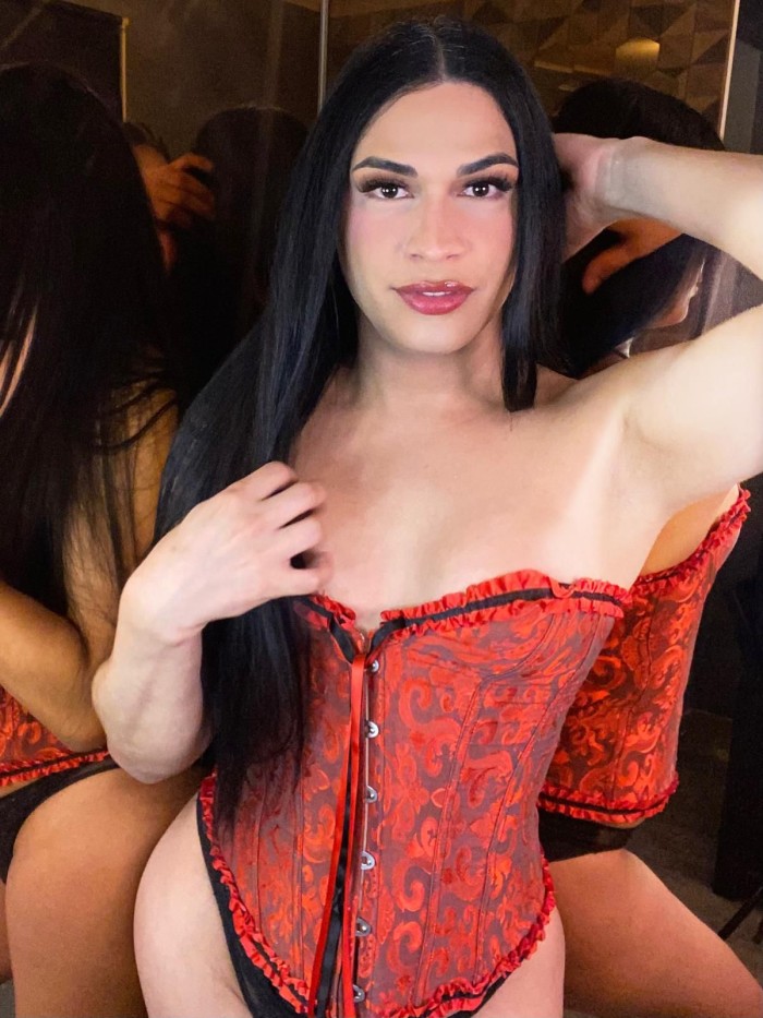 FEMENINA POLLONA 24CM FIESTERA