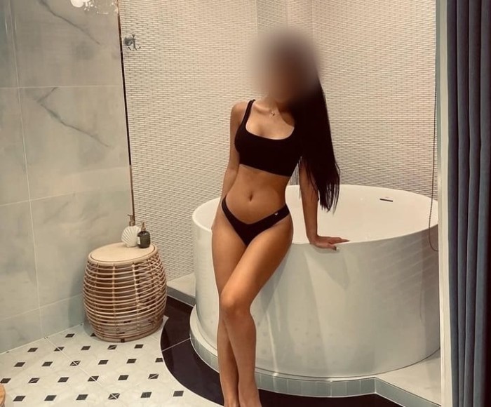 Jovencita italiana caliente Los Cristianos
