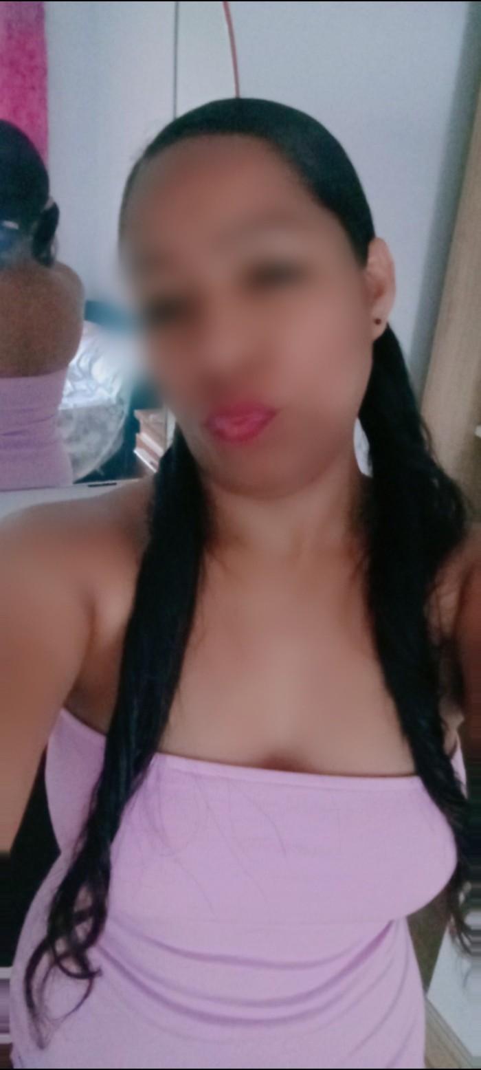 Daniela ardiente y divertida