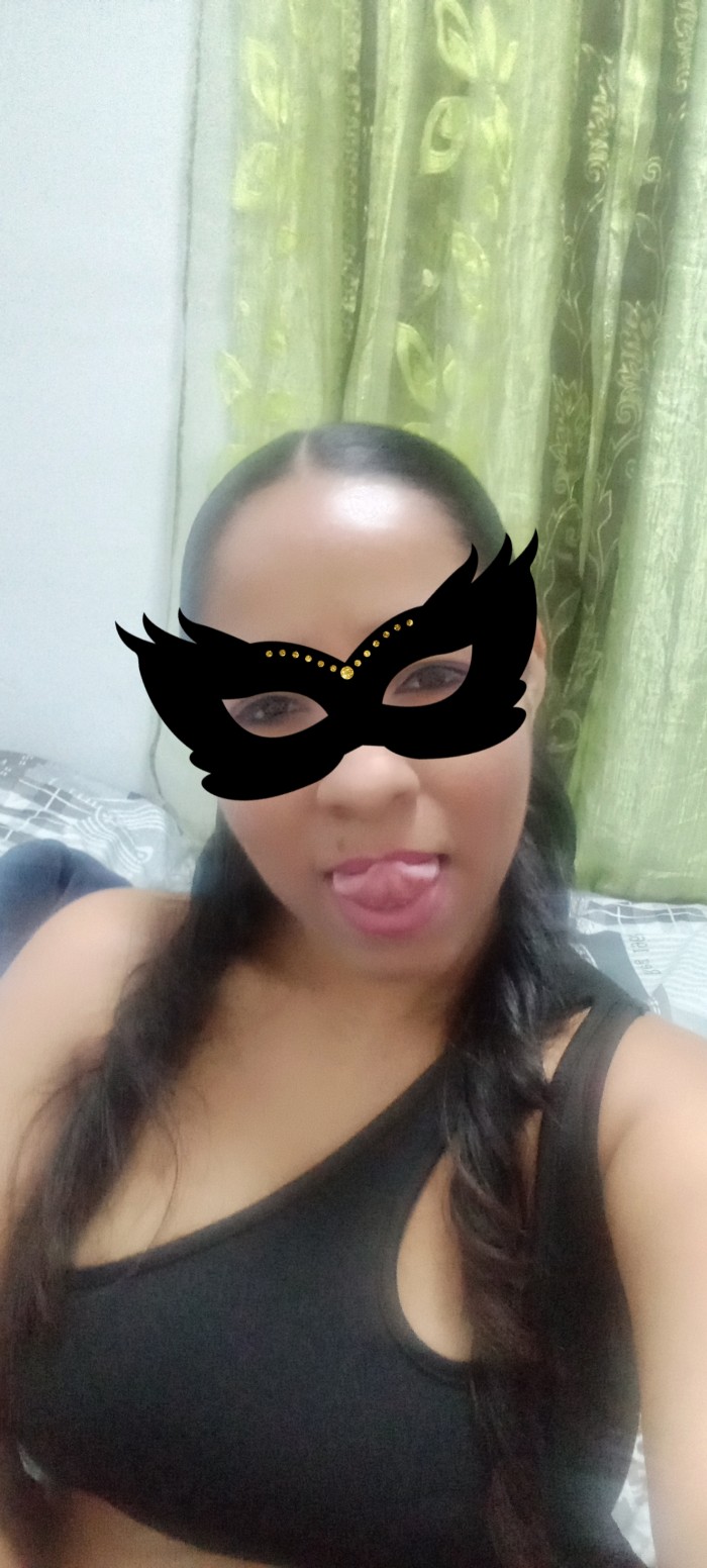 Daniela ardiente y divertida