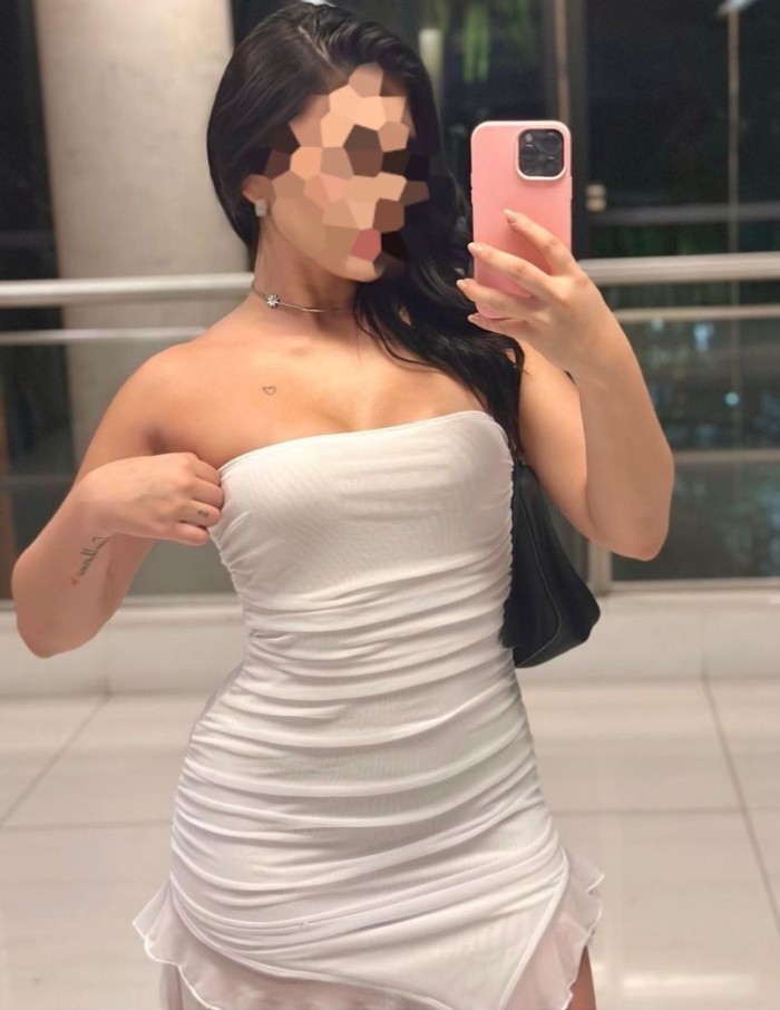 Laura hermosa joven en Salou, fotos REALES