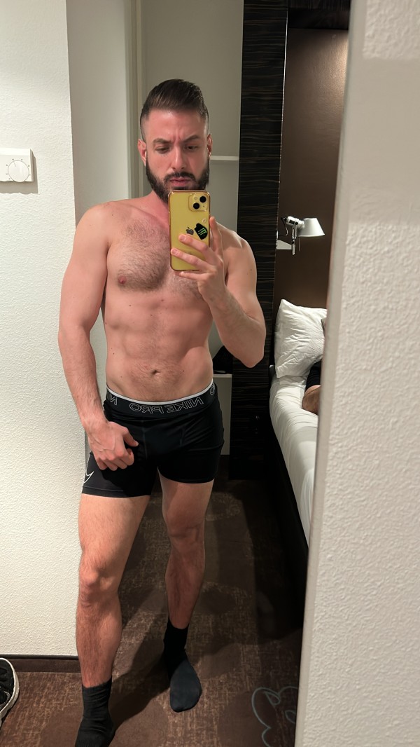 Chico activo muy caliente