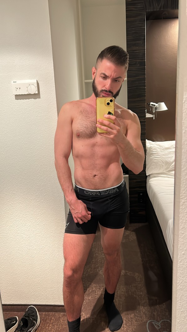 Chico activo muy caliente