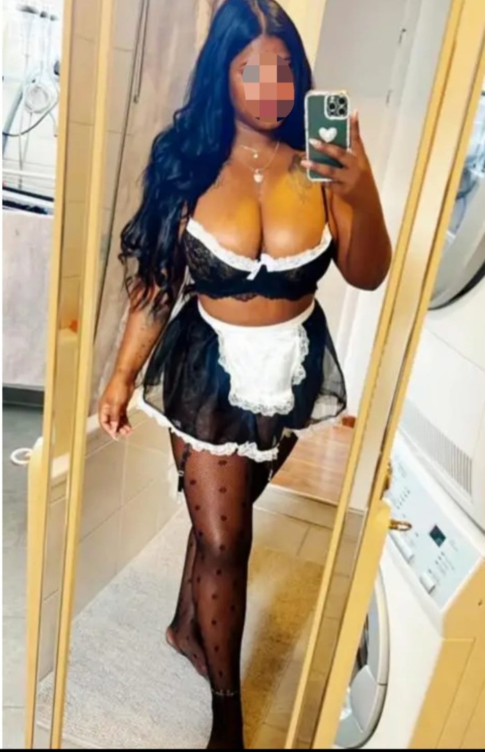 Carolina brasileña cariñosa